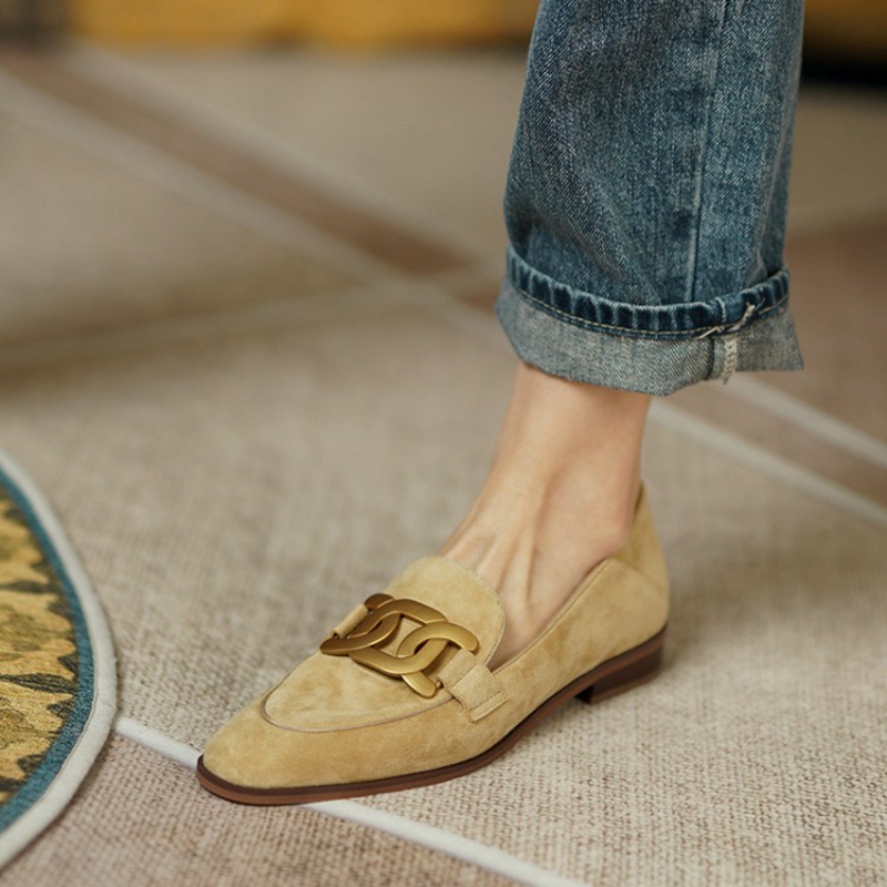 Womens Heels - 女性用スエードレザーモカシン,ラウンドトゥのローヒールシューズ,バックル付き,春と秋用
