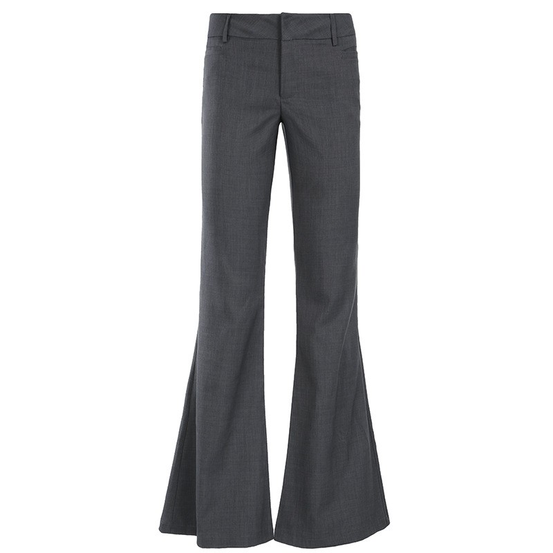 Tailored Trouser Wide - グレーのフルレングスパンツ、マイクロフレアワイドレッグ、フロントプリーツ、フラットフロントスラックス、テーラードフィット、ボタンフライ、サイドシームディテール