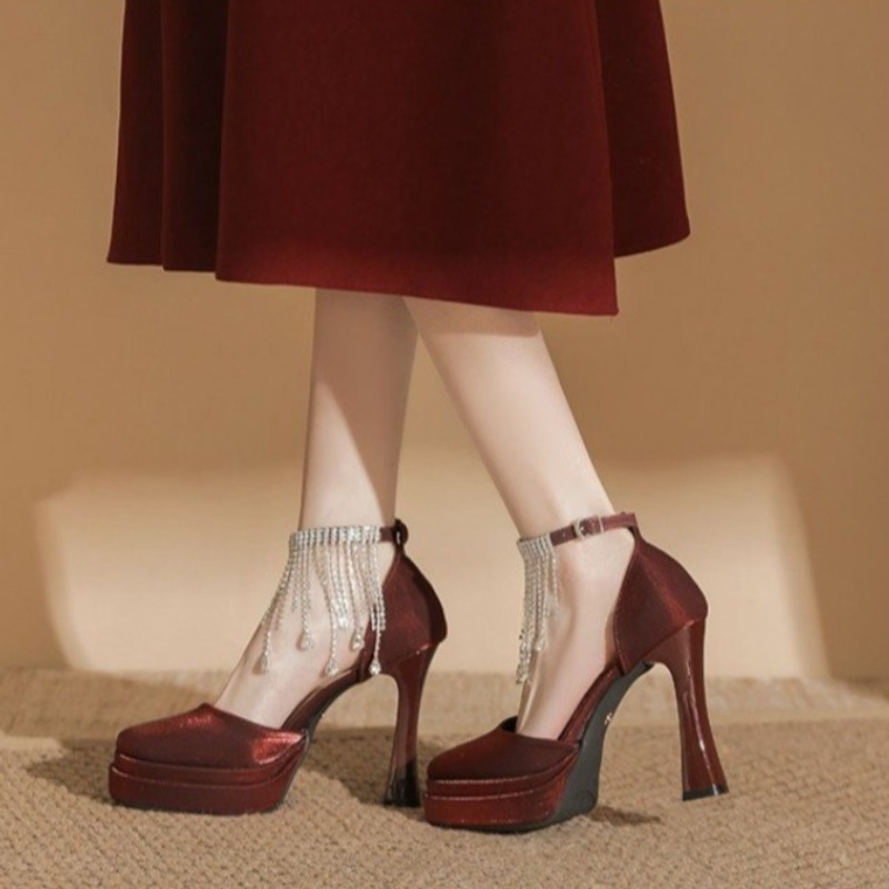 女性用ノットタイアードフィート メリージェーン ブライダルシ - Pump Heel Block のレビューと価格