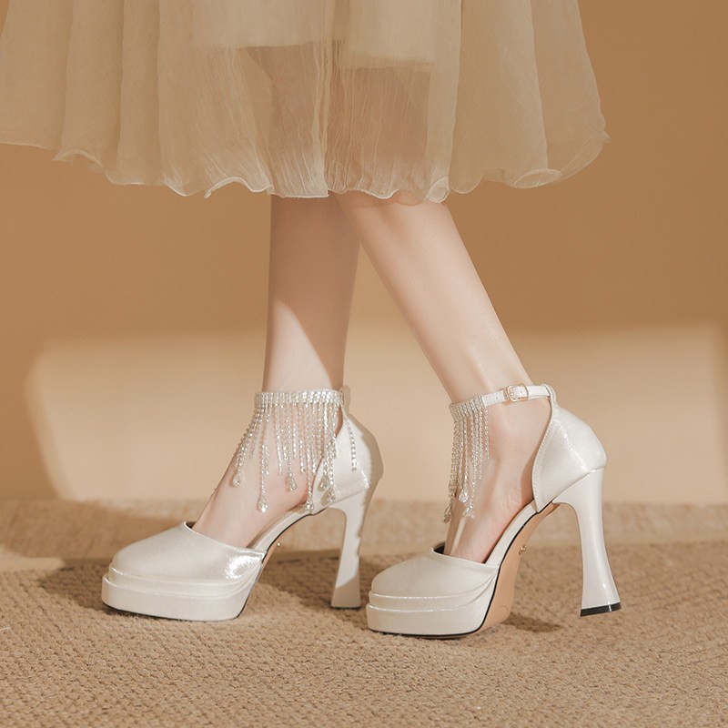 女性用ノットタイアードフィート メリージェーン ブライダルシ - Pump Heel Block のレビューと価格